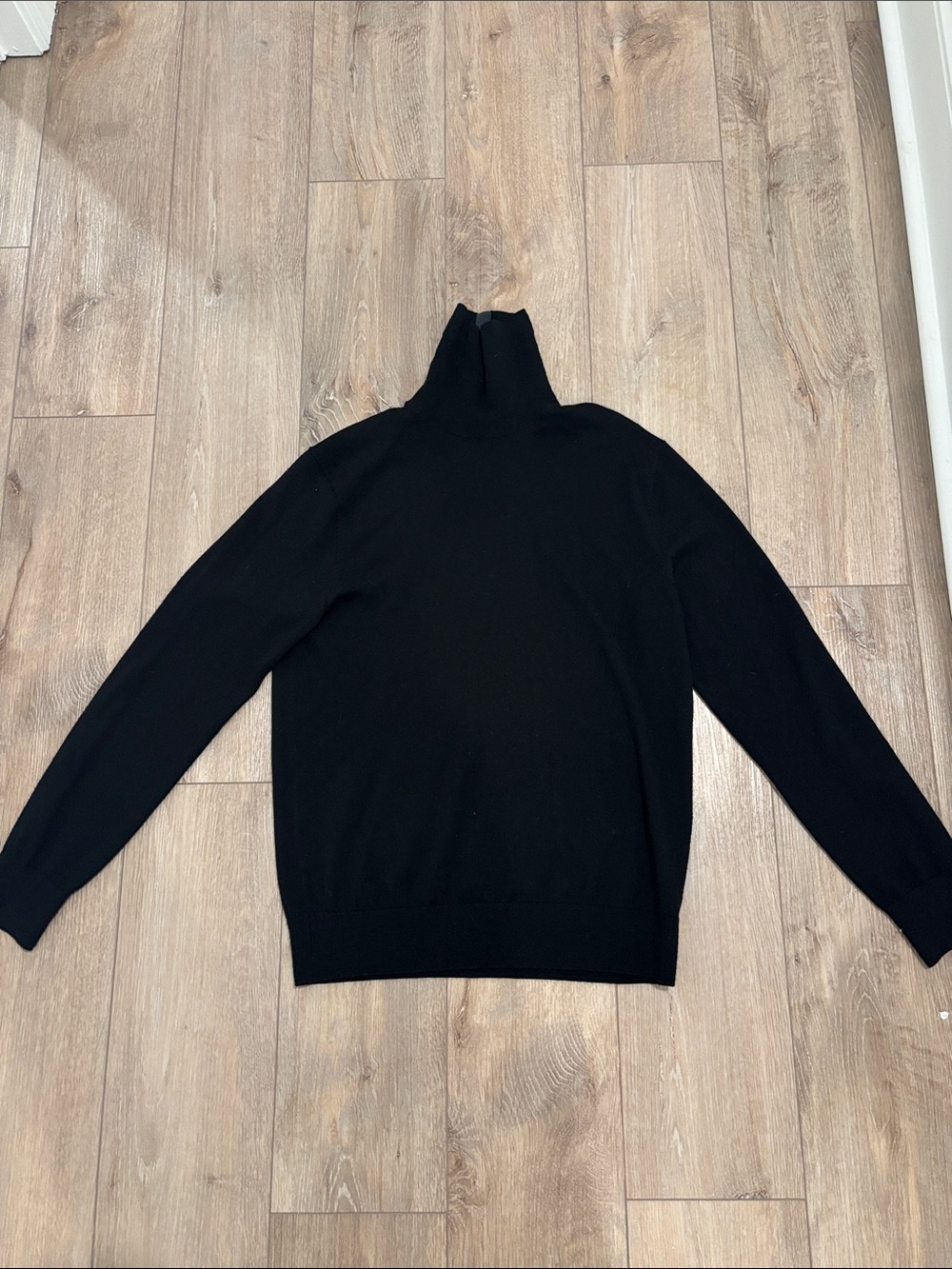 Club Monaco Men's Black Turtleneck Sweater